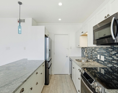 1801 Lavaca St - Photo Thumbnail 7
