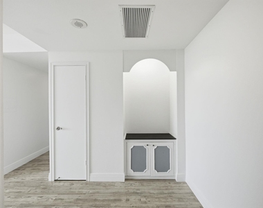 1801 Lavaca St - Photo Thumbnail 19