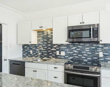1801 Lavaca St - Photo Thumbnail 6