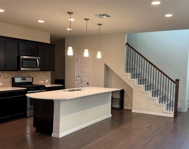 16109 Nightshade St - Photo Thumbnail 7