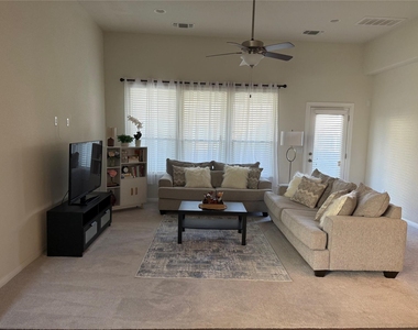 16109 Nightshade St - Photo Thumbnail 4