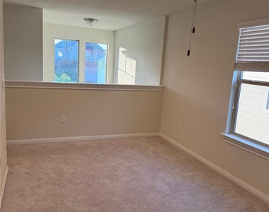 16109 Nightshade St - Photo Thumbnail 21
