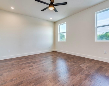 6412 Carson Rdg - Photo Thumbnail 12