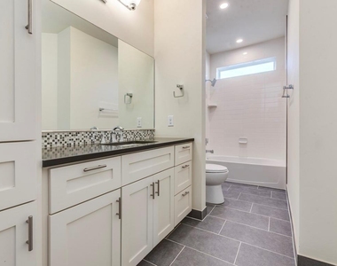 6412 Carson Rdg - Photo Thumbnail 14