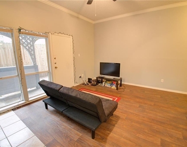 2606 Rio Grande St - Photo Thumbnail 16