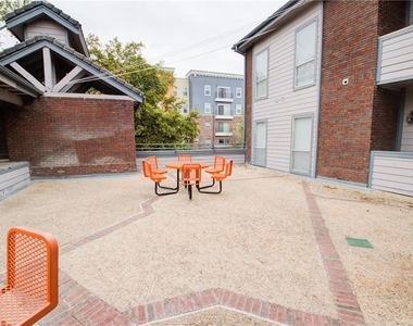 2606 Rio Grande St - Photo Thumbnail 23