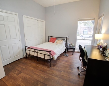 2606 Rio Grande St - Photo Thumbnail 9