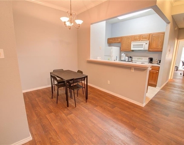2606 Rio Grande St - Photo Thumbnail 13