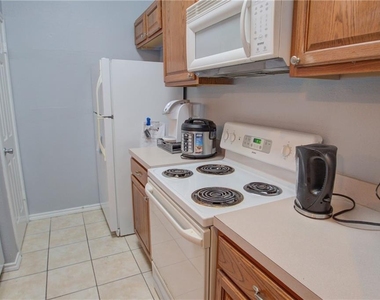 2606 Rio Grande St - Photo Thumbnail 5
