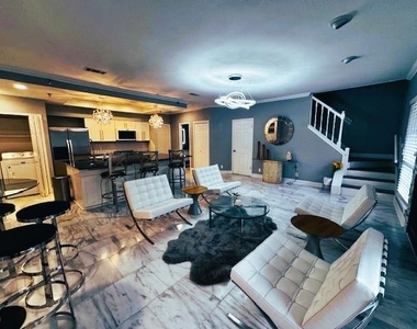 1704 West Ave - Photo Thumbnail 2