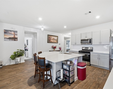 318 Merriman Rd - Photo Thumbnail 14