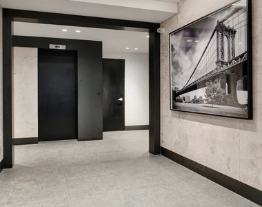 West 22nd Street - Photo Thumbnail 4