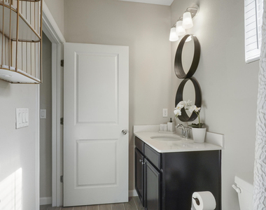 10815 Ventnor Avenue - Photo Thumbnail 6