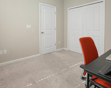 10815 Ventnor Avenue - Photo Thumbnail 3