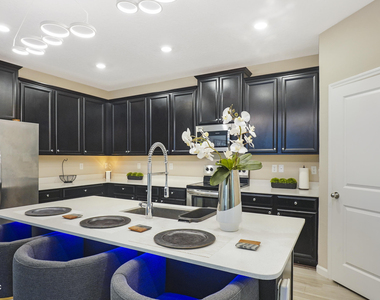 10815 Ventnor Avenue - Photo Thumbnail 14