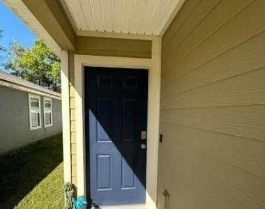 5858 Calvary Drive - Photo Thumbnail 2