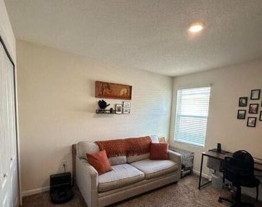 5858 Calvary Drive - Photo Thumbnail 13