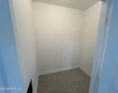 160 Veracruz Drive - Photo Thumbnail 11
