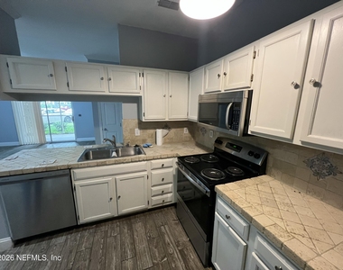 160 Veracruz Drive - Photo Thumbnail 4