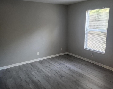 3139 Lake June Boulevard - Photo Thumbnail 5