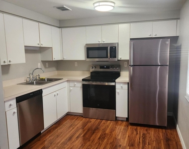 3139 Lake June Boulevard - Photo Thumbnail 4