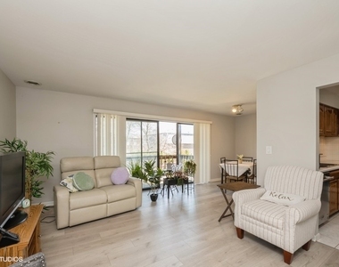 260 E Court Of Shorewood Court - Photo Thumbnail 1