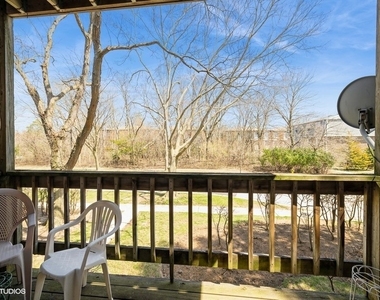 260 E Court Of Shorewood Court - Photo Thumbnail 10