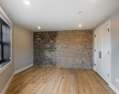 729 N Sangamon Street - Photo Thumbnail 8