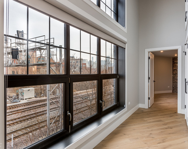 729 N Sangamon Street - Photo Thumbnail 7