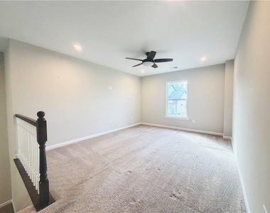 607 Michigan Circle - Photo Thumbnail 18