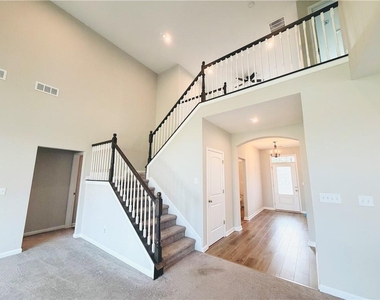 607 Michigan Circle - Photo Thumbnail 3