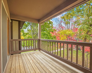 216 Stoneybrook Lane - Photo Thumbnail 14
