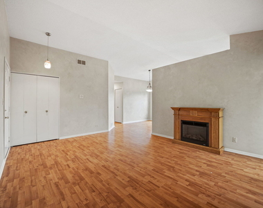 216 Stoneybrook Lane - Photo Thumbnail 8