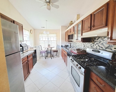 216 Stoneybrook Lane - Photo Thumbnail 6