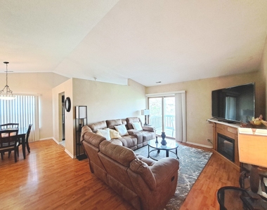 216 Stoneybrook Lane - Photo Thumbnail 1