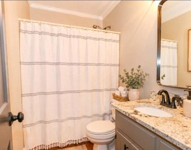 3406 Salem East Drive - Photo Thumbnail 7