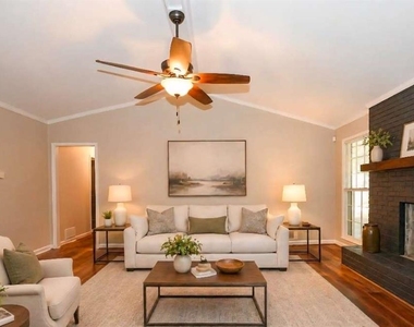3406 Salem East Drive - Photo Thumbnail 5
