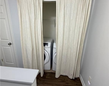 3381 Hidden Cove Circle - Photo Thumbnail 7