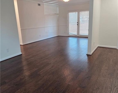 125 Sterling Court - Photo Thumbnail 1