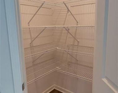 133 Oxford Lane - Photo Thumbnail 10