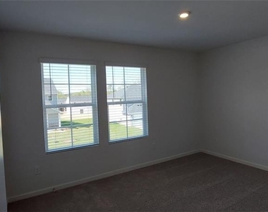 133 Oxford Lane - Photo Thumbnail 21