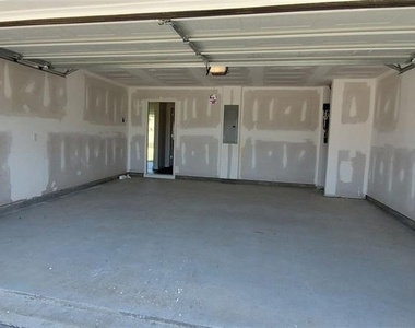 133 Oxford Lane - Photo Thumbnail 31