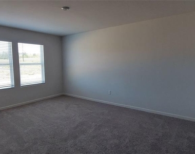 133 Oxford Lane - Photo Thumbnail 25
