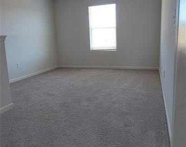 133 Oxford Lane - Photo Thumbnail 16