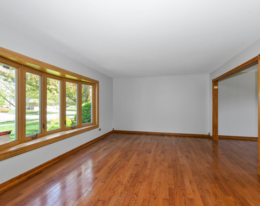 7745 Woodstock Drive - Photo Thumbnail 2
