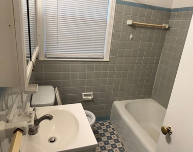 828 Catherine Street - Photo Thumbnail 7