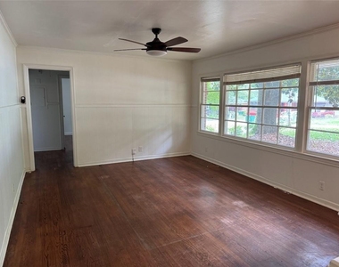 828 Catherine Street - Photo Thumbnail 1