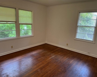 828 Catherine Street - Photo Thumbnail 5