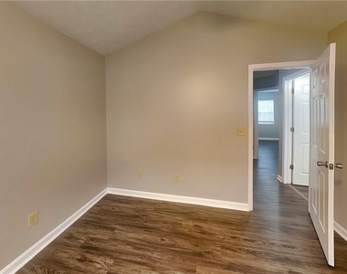 436 Allgood Circle - Photo Thumbnail 8