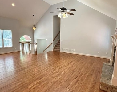 102 Oak Ridge Trail Se - Photo Thumbnail 7